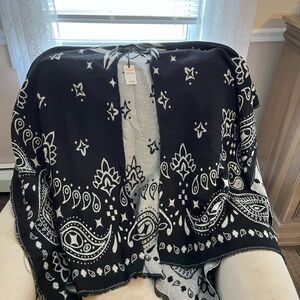 Idyllwind Black and White Wrap Poncho
